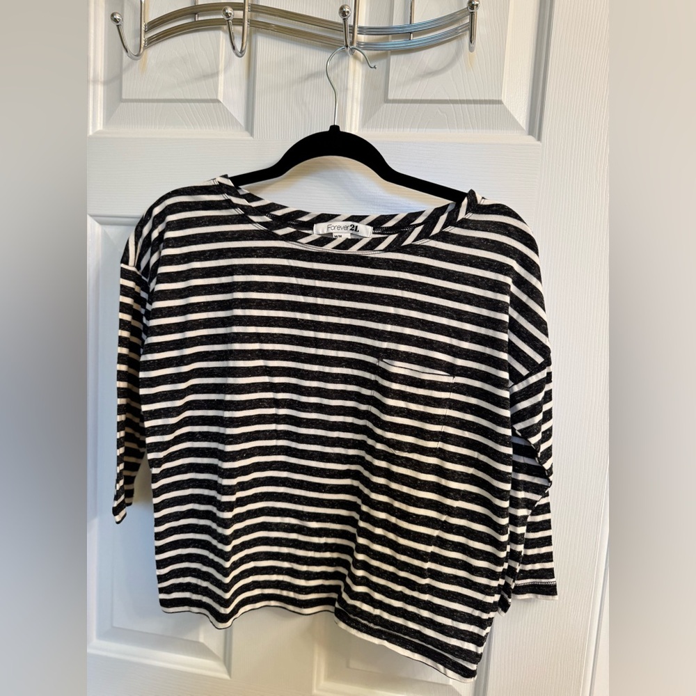 Forever 21 Black & White Striped 3/4 Sleeve Top, Size Medium